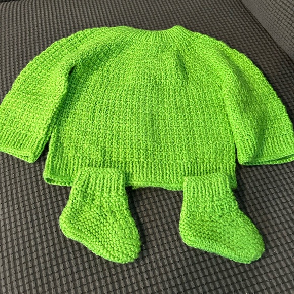 Green jacket and booties set for baby boy - Picture 2 of 3